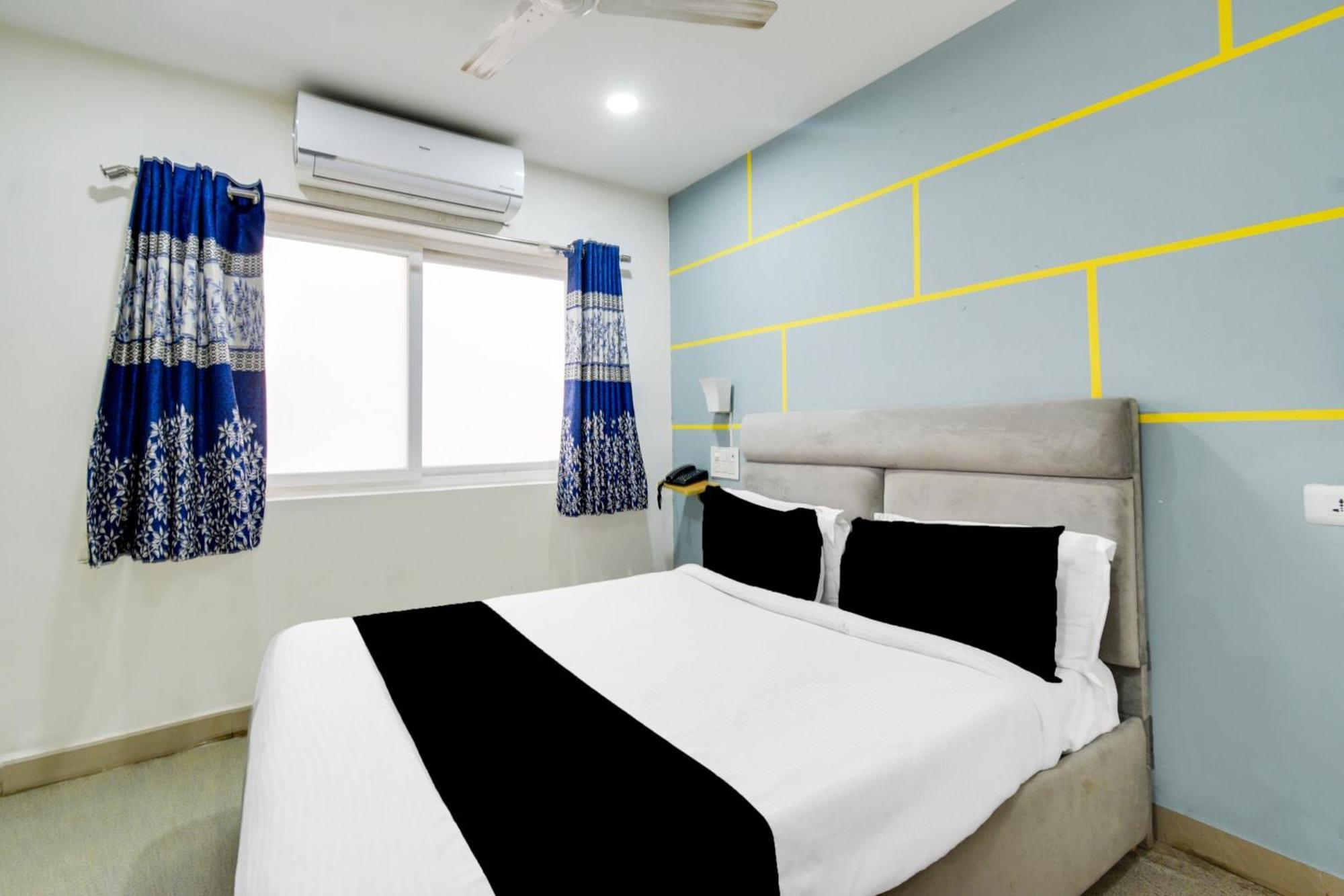Super Townhouse Madhapur 100 Feet Road Formerly Jkc Grand Hyderabad Exterior foto